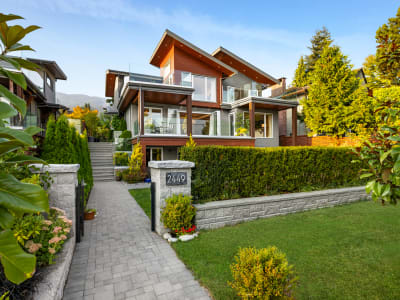 Luxury estate at 2449 Kings Avenue, West Vancouver, BC — photo 4