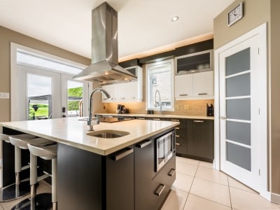 Luxury estate at 199 Rue des Français, Mont-Saint-Hilaire, QC — photo 4