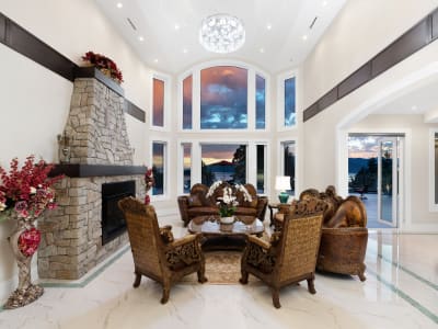 Luxury estate at West Vancouver — photo 32