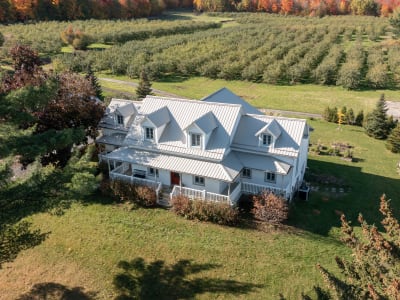 Luxury estate at 1291 La Grande-Caroline, Rougemont — photo 1