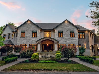 Luxury estate at 126 McGregor Crescent, Ancaster, ON — photo 1