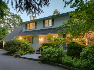 Luxury estate at 2861 Tudor Avenue, Victoria, BC — photo 2