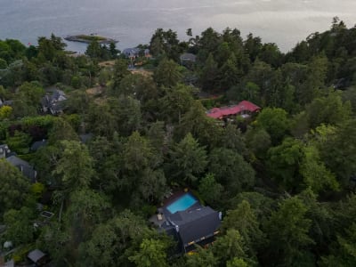 Luxury estate at 2861 Tudor Avenue, Victoria, BC — photo 7