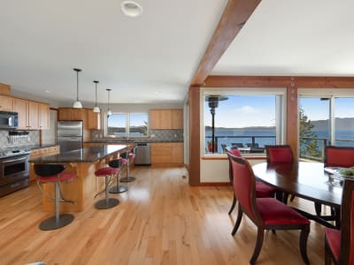 Luxury estate at 9987 Welcome Wynd, Halfmoon Bay, BC — photo 13