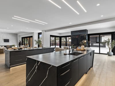Luxury estate at 1016 Beverley Boulevard Southwest, Calgary, AB — photo 9