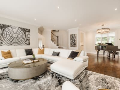 Luxury estate at 524 Rue des Falaises, Mont-Saint-Hilaire, QC — photo 8