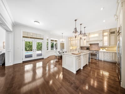 Luxury estate at 1098 Lakeshore Road West, Oakville, ON — photo 8