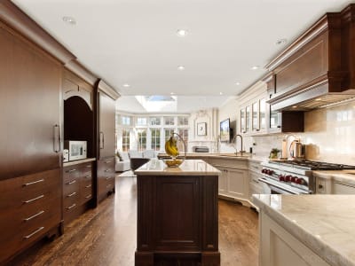 Luxury estate at 27 Strathgowan Crescent, Toronto, ON — photo 8