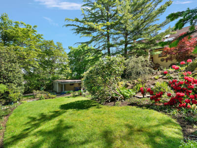 Luxury estate at 1019 Terrace Avenue, Victoria, BC — photo 38