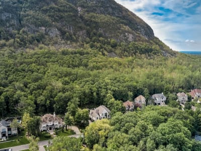 Luxury estate at 528 Rue du Sommet, Mont Saint-Hilaire — photo 35