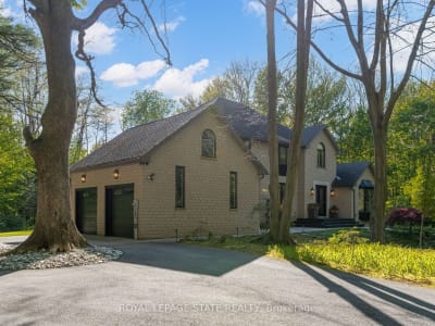 Luxury estate at 18 Elder Crescent, Hamilton, ON — photo 3