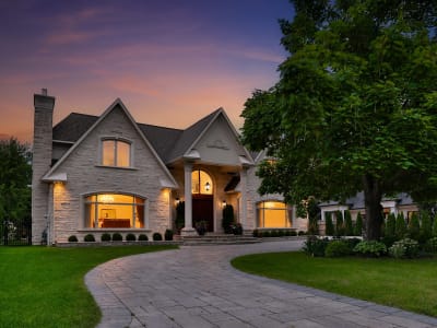 Luxury estate at 1511 Broadmoor Avenue, Mississauga, ON — photo 2