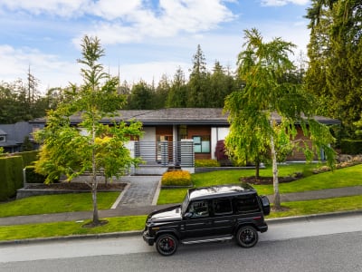 Luxury estate at 13677 32 Avenue, Surrey, BC — photo 8