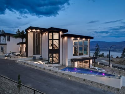 Luxury estate at West Kelowna, BC — photo 1