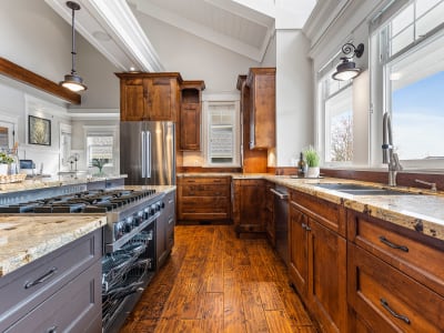 Luxury estate at 5733 182 Street, Surrey, BC — photo 9