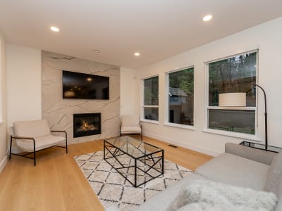 Luxury estate at 39 Holly Drive, Port Moody, BC — photo 9