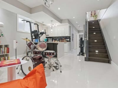 Luxury estate at 2026 32 Street Southwest, Calgary, AB — photo 14