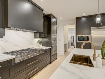 Luxury estate at 102 Cumming Court, Hamilton, ON — photo 15