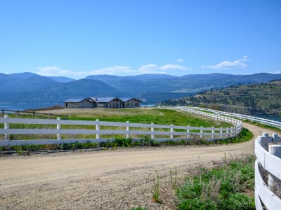 Luxury estate at 8399 Bench Row Road, Vernon, BC — photo 3