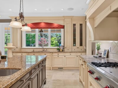 Luxury estate at 1396 Crescent Road, Mississauga, ON — photo 15
