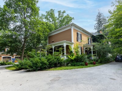 Luxury estate at 103 Thomas Street, Milton, ON — photo 2