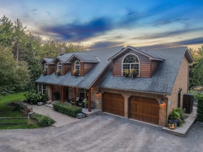 Luxury estate at 40 Hurd Street, Oshawa, ON — photo 2