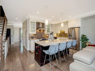 Luxury estate at 19 Lake Street unit 18, Grimsby, ON — photo 10
