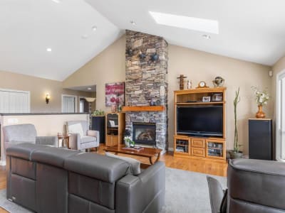 Luxury estate at 1429 Teasdale Road, Kelowna, BC — photo 5