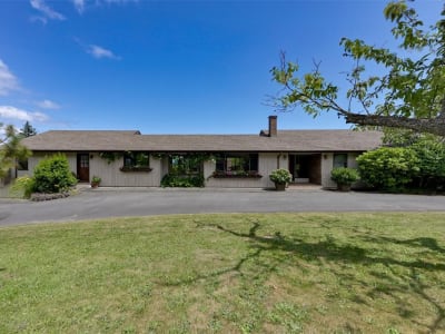Luxury estate at 5489 Forest Hill Road, Victoria, BC — photo 3