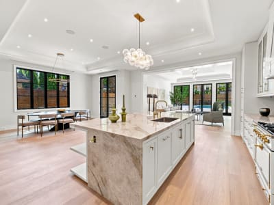 Luxury estate at 204 Forest Hill Road, Toronto, ON — photo 17