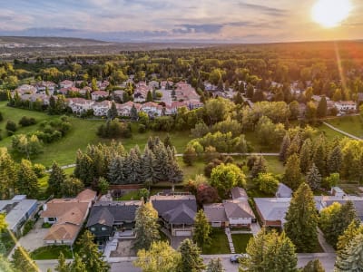 Luxury estate at 5011 Viceroy Drive Northwest, Calgary, AB — photo 3