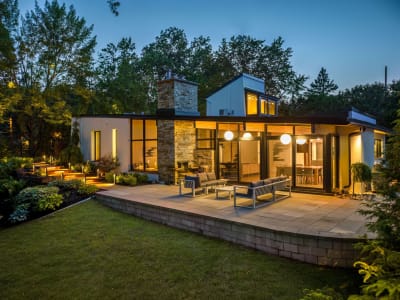 Luxury estate at 1970 Rue du Sommet-Trinité, St-Bruno-de-Montarville, QC — photo 2