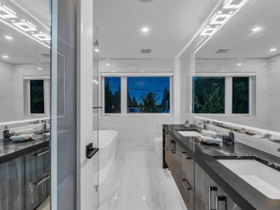 Luxury estate at 929 Canyon Boulevard, North Vancouver, BC — photo 23