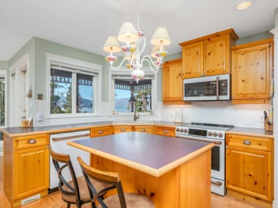 Luxury estate at 9725 Cameron Road, Vernon, BC — photo 11