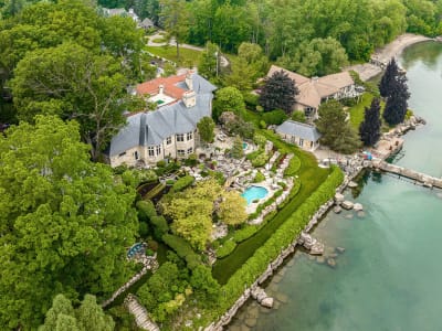 Luxury estate at 872 Whittier Crescent, Mississauga, ON — photo 3