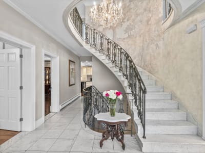 Luxury estate at 14 Delbrook Court, Hamilton, ON — photo 16