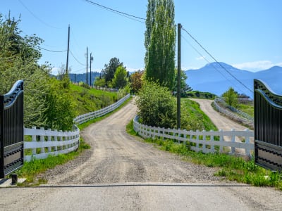 Luxury estate at 8399 Bench Row Road, Vernon, BC — photo 2