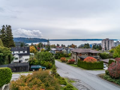 Luxury estate at 1196 Fulton Avenue, West Vancouver — photo 2