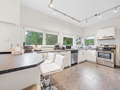 Luxury estate at 591 Southborough Dr, West Vancouver — photo 13