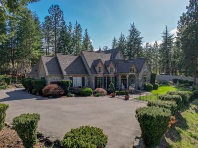 Luxury estate at 2957 Harvard Road, Kelowna, BC — photo 1