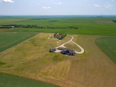Luxury estate at 240046 Township Road 284, Kneehill County, AB — photo 36