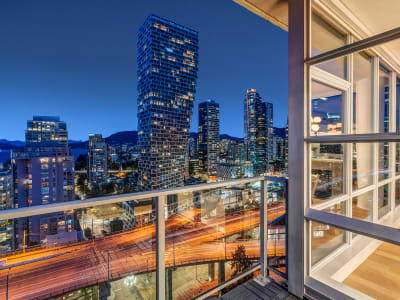 Luxury estate at 638 Beach Crescent #2605, Vancouver, BC — photo 3