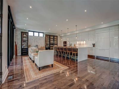 Luxury estate at 53 Royalavon Crescent, Toronto — photo 8