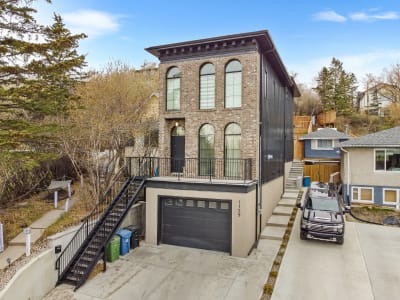 Luxury estate at 1129 Maggie Street Southeast, Calgary, AB — photo 3