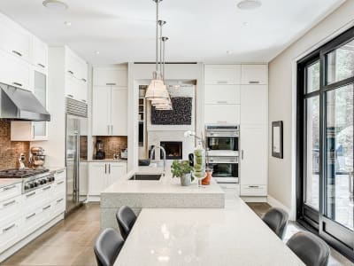 Luxury estate at 528 Rue du Sommet, Mont Saint-Hilaire — photo 10