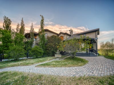 Luxury estate at 40 Blueridge Bay, Calgary, AB — photo 7