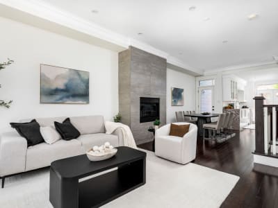 Luxury estate at 38 Wyndham Street, Toronto, ON — photo 2