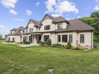 Luxury estate at 2606 Harvest Moon Lane, Burlington, ON — photo 7