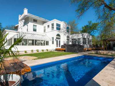 Luxury estate at 12 Ruskin Row, Winnipeg, MB — photo 1