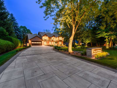 Luxury estate at 264 Rue du Champ-Doré, Saint-Mathieu-de-Beloeil, QC — photo 2